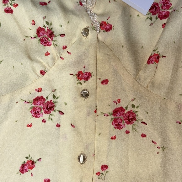 Simple retro floral blouse - Picture 3 of 5